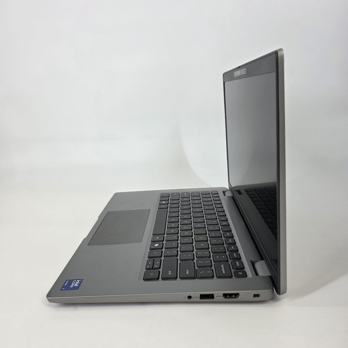 Dell Latitude 5450 14 Gray 1.7 GHz Intel Core Ultra 7 32GB RAM 512GB Solid State Drive