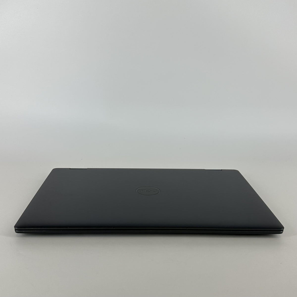 Dell Latitude 9440 (2-in-1) 14 Gray 1.8 GHz Intel Core i7 13th Gen. 32GB RAM 512GB Solid State Drive
