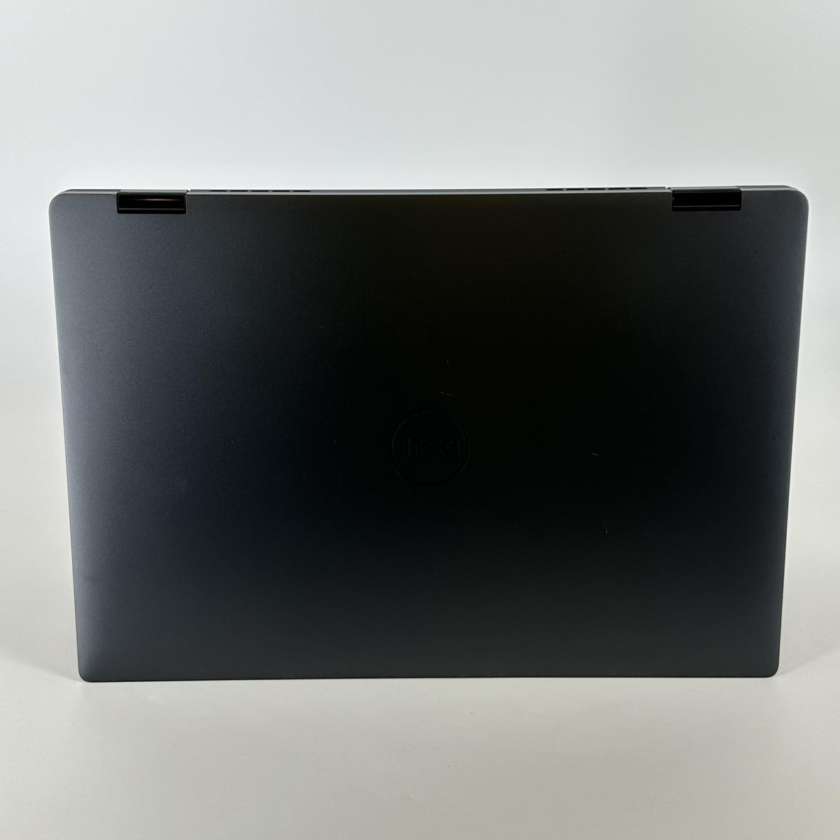 Dell Latitude 9440 (2-in-1) 14 Gray 1.8 GHz Intel Core i7 13th Gen. 32GB RAM 512GB Solid State Drive