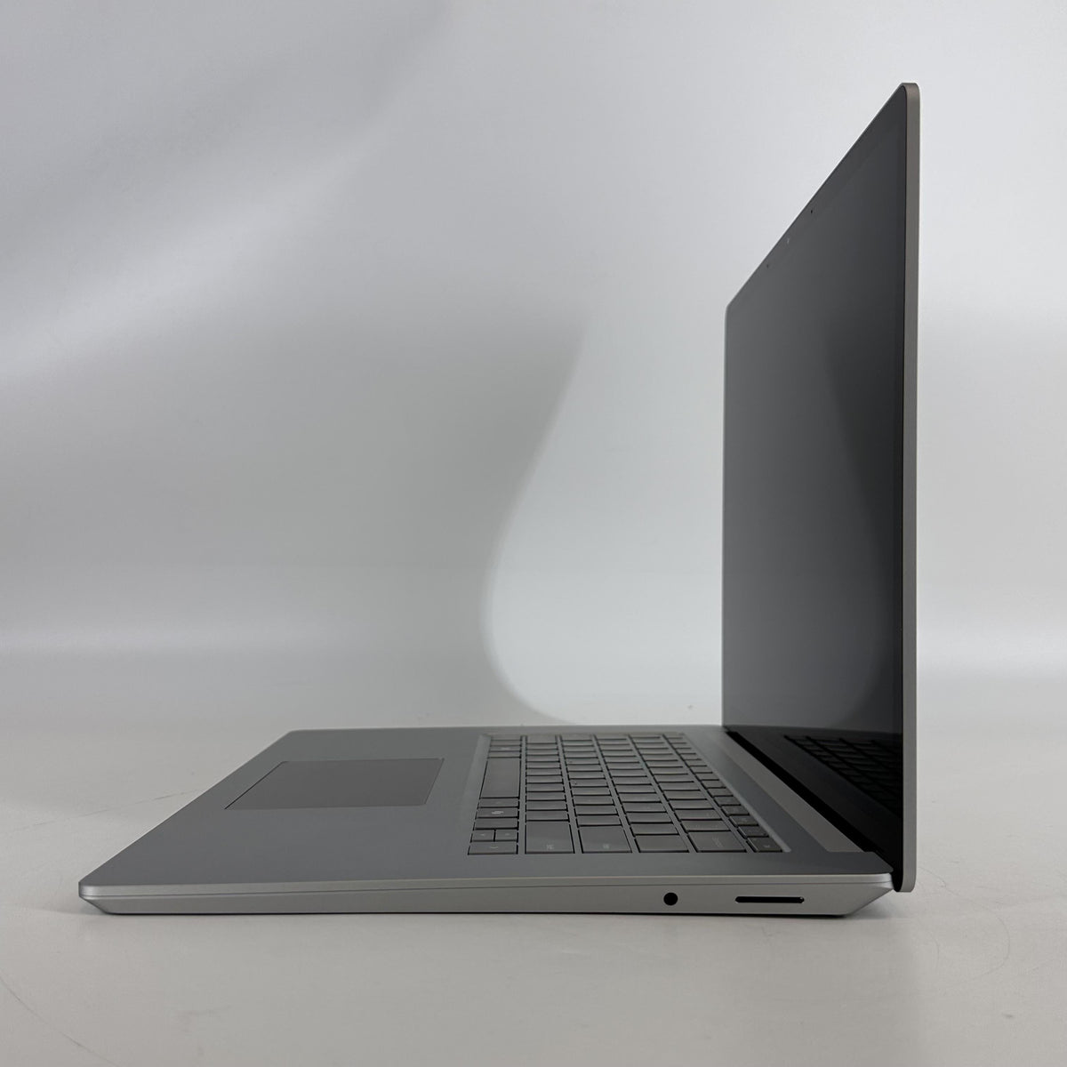 Microsoft Surface Laptop 6 15 Platinum 3.8 GHz Intel Core Ultra 7 32GB RAM 512GB Solid State Drive