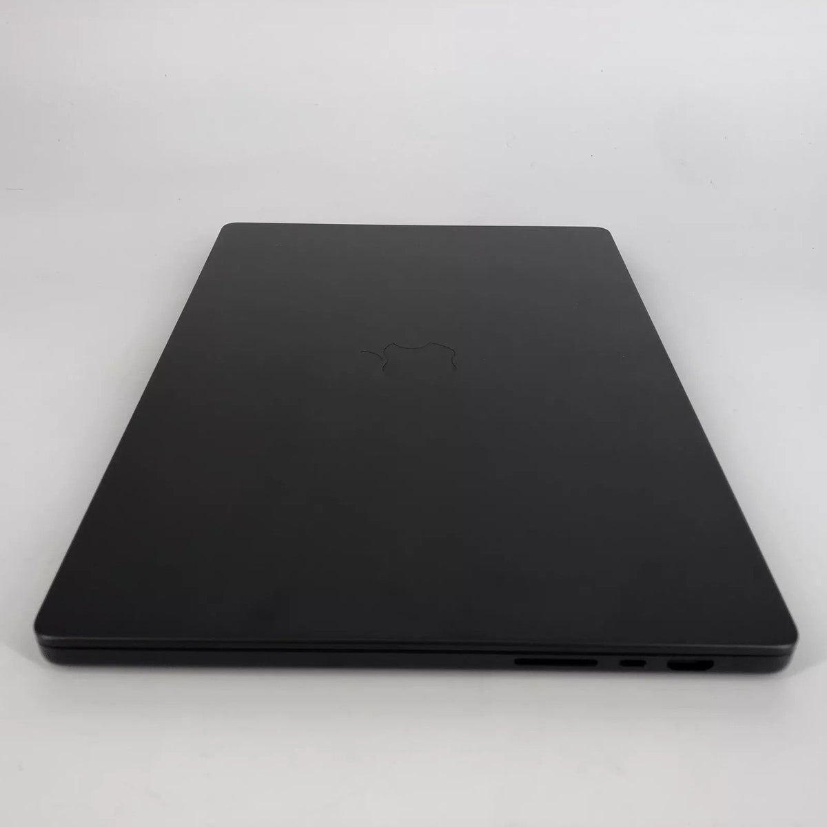 Apple MacBook Pro 16 2026 Space Black M5 Pro 18-Core CPU 48GB Unified Memory 2TB Solid State Drive 20-Core GPU