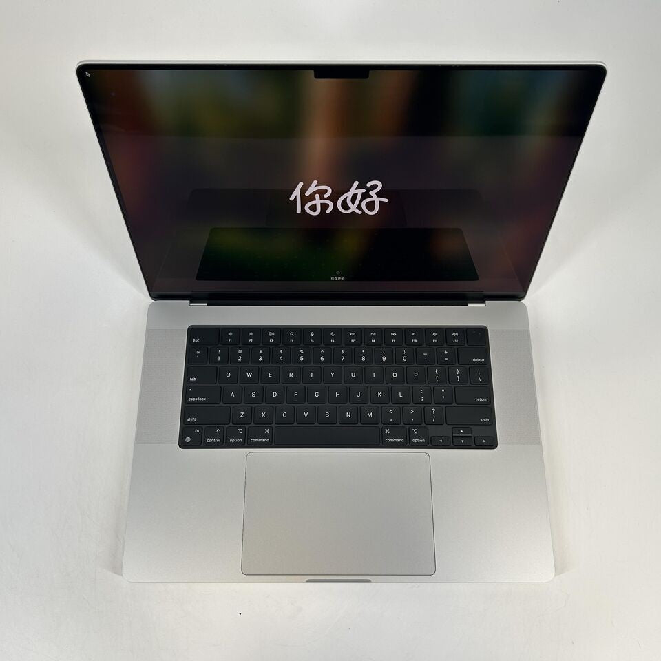 MacBook Pro 16 2026 Silver M5 Max 18-Core CPU 64GB Unified Memory 4TB Solid State Drive 40-Core GPU