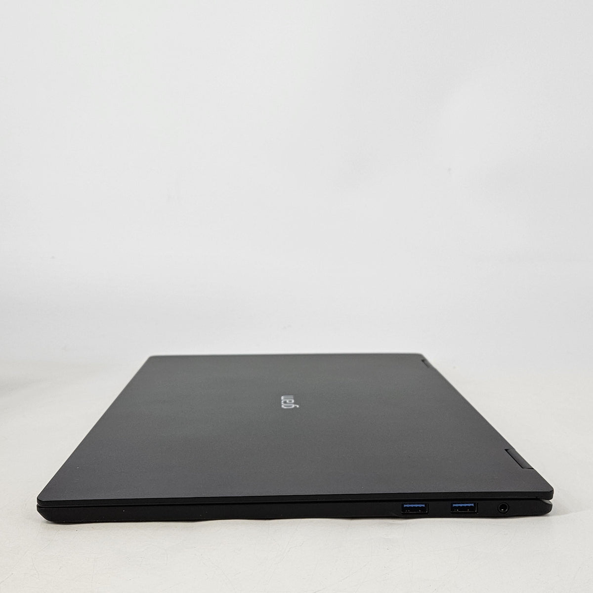 LG Gram Pro 16 (2-in-1) Black 2.0 GHz Intel Core Ultra 7 Series 2 32GB RAM 1TB Solid State Drive 1TB Solid State Drive
