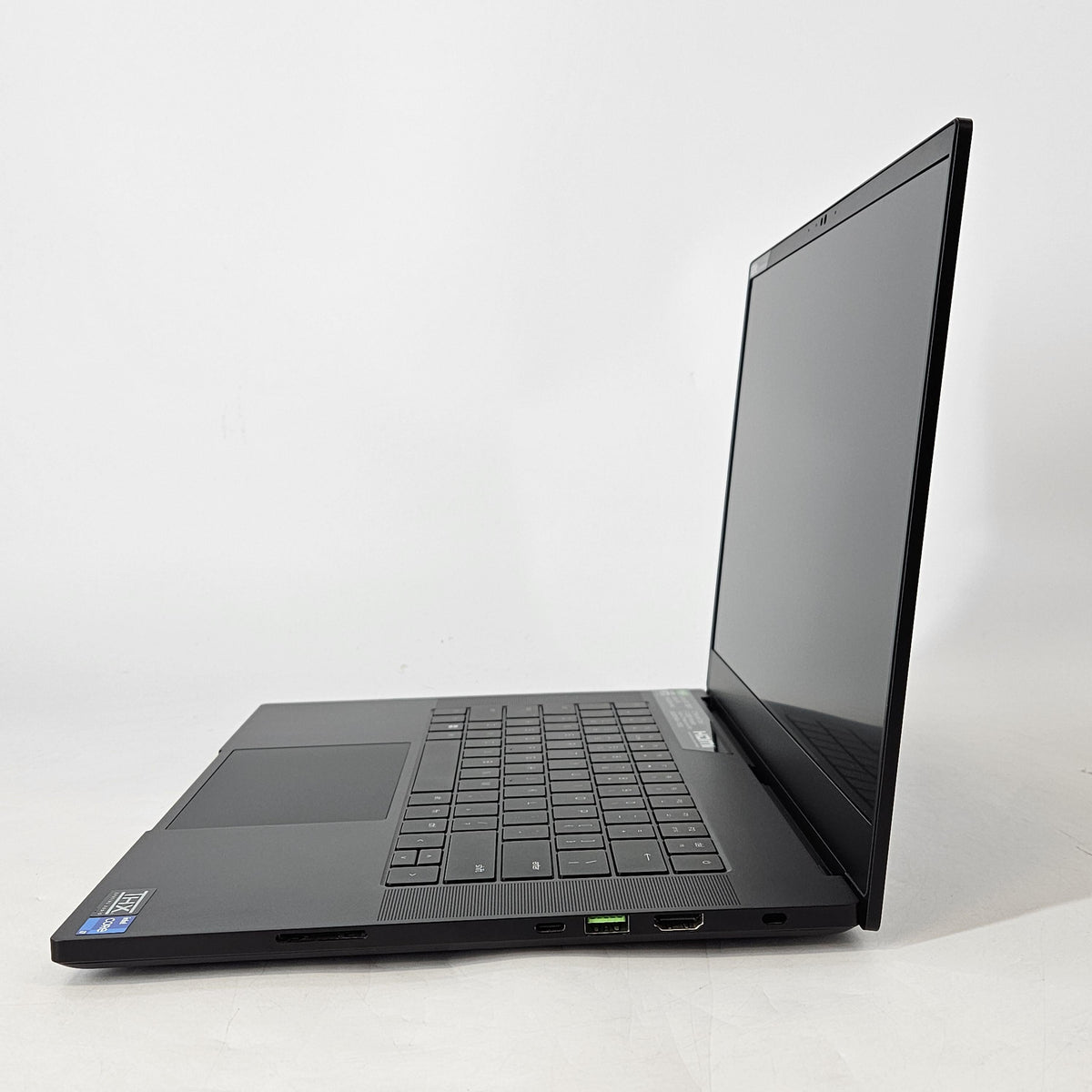 Razer Blade 15 2022 Black 2.4 GHz Intel Core i7 12th Gen. 32GB RAM 1TB Solid State Drive NVIDIA GeForce RTX 3080 Ti 16 GB