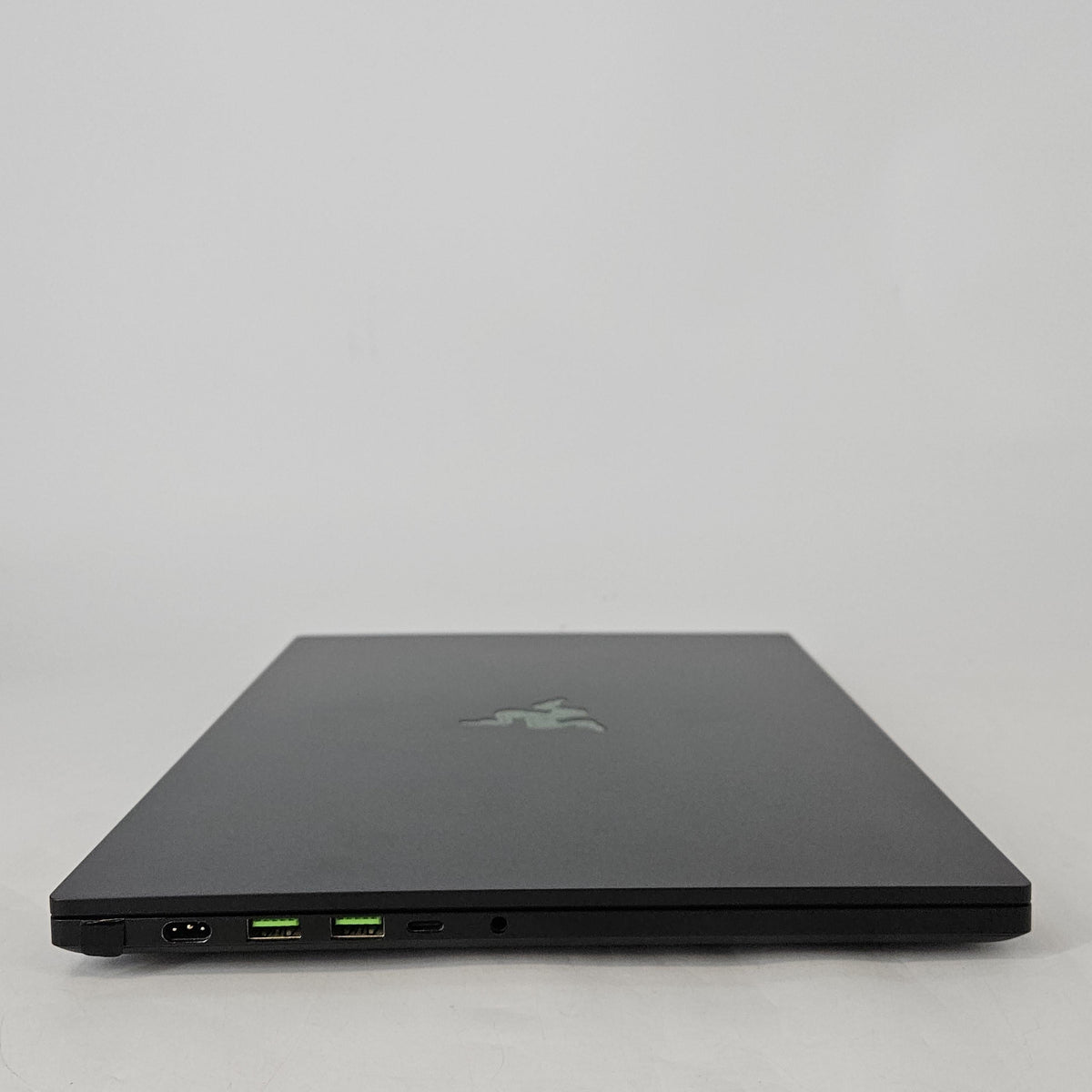 Razer Blade 15 2022 Black 2.4 GHz Intel Core i7 12th Gen. 32GB RAM 1TB Solid State Drive NVIDIA GeForce RTX 3080 Ti 16 GB