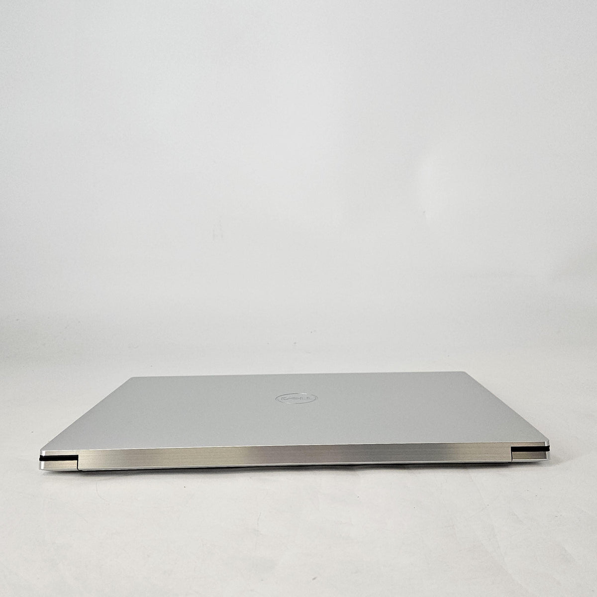 Dell XPS 15 9520 Silver 2.3 GHz Intel Core i7 12th Gen. 64GB RAM 512GB Solid State Drive NVIDIA GeForce RTX 3050 4 GB