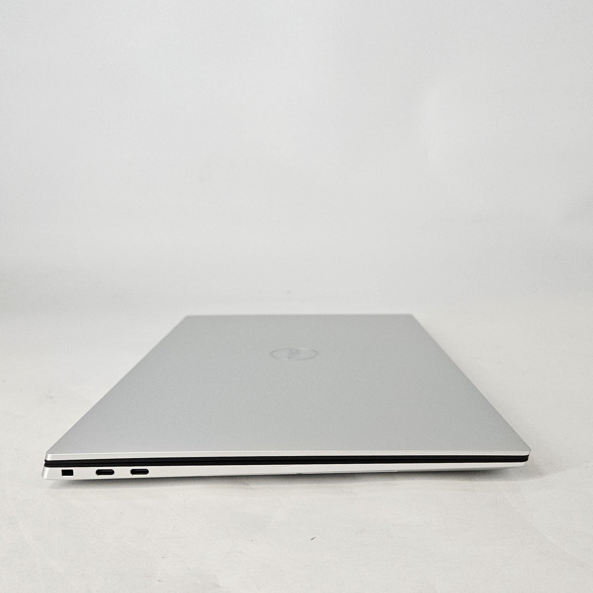 Dell XPS 15 9520 Silver 2.3 GHz Intel Core i7 12th Gen. 64GB RAM 512GB Solid State Drive NVIDIA GeForce RTX 3050 4 GB