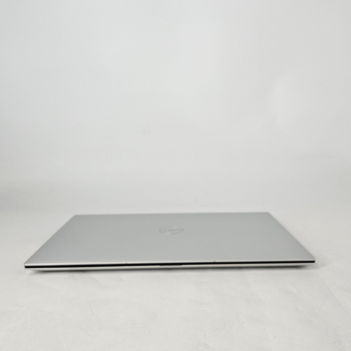 Dell XPS 15 9520 Silver 2.3 GHz Intel Core i7 12th Gen. 64GB RAM 512GB Solid State Drive NVIDIA GeForce RTX 3050 4 GB