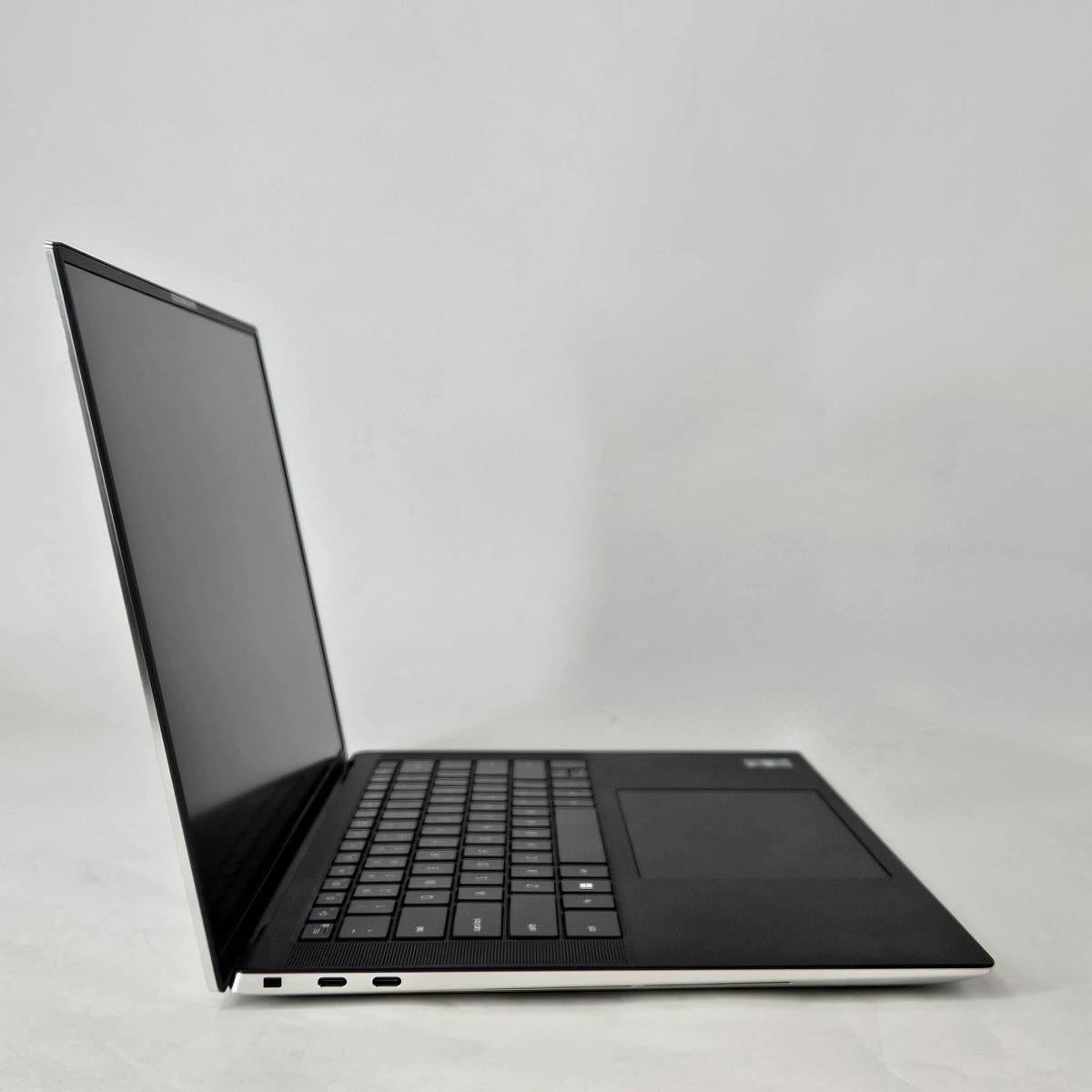 XPS 15 9530 Silver 2.4 GHz Intel Core i7 13th Gen. 64GB RAM 1TB Solid State Drive NVIDIA GeForce RTX 4050 6 GB