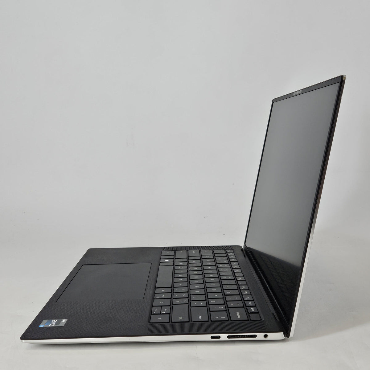 XPS 15 9530 Silver 2.4 GHz Intel Core i7 13th Gen. 64GB RAM 1TB Solid State Drive NVIDIA GeForce RTX 4050 6 GB