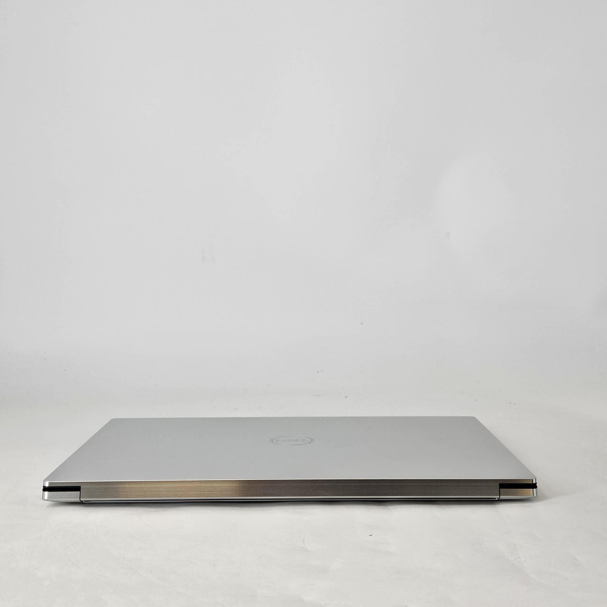 XPS 15 9530 Silver 2.4 GHz Intel Core i7 13th Gen. 64GB RAM 1TB Solid State Drive NVIDIA GeForce RTX 4050 6 GB
