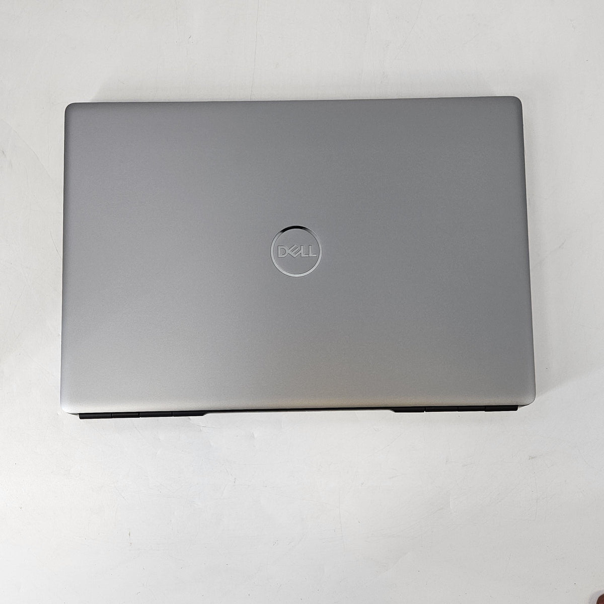 Dell Precision 7560 15.6 Gray 2.5 GHz Intel Core i7 11th Gen. 32GB RAM 512GB Solid State Drive NVIDIA RTX A2000 4 GB