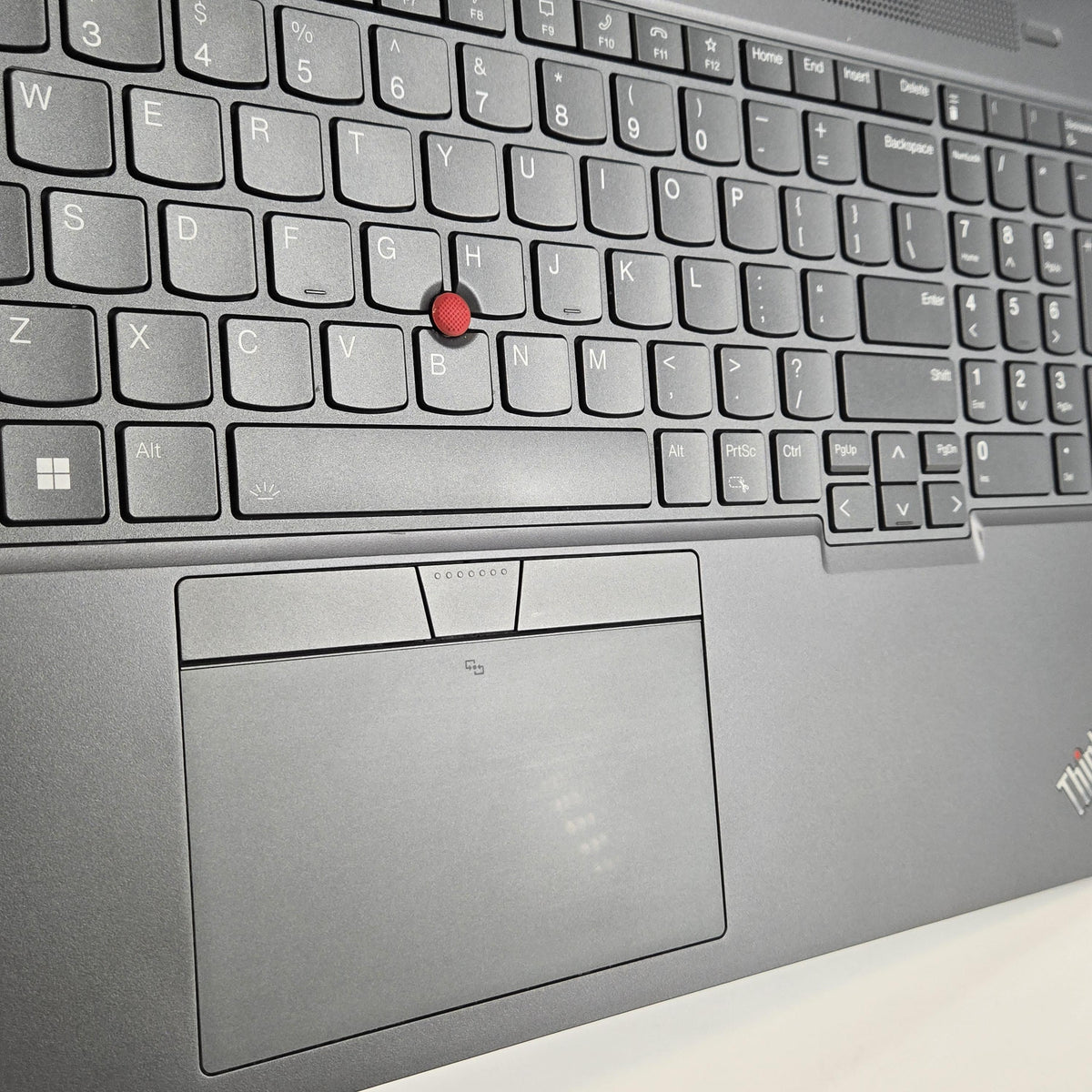 Lenovo ThinkPad P16 Gen 2 Gray 2.1 GHz Intel Core i7 14th Gen. 32GB RAM 1TB Solid State Drive NVIDIA RTX 1000 Ada 6 GB