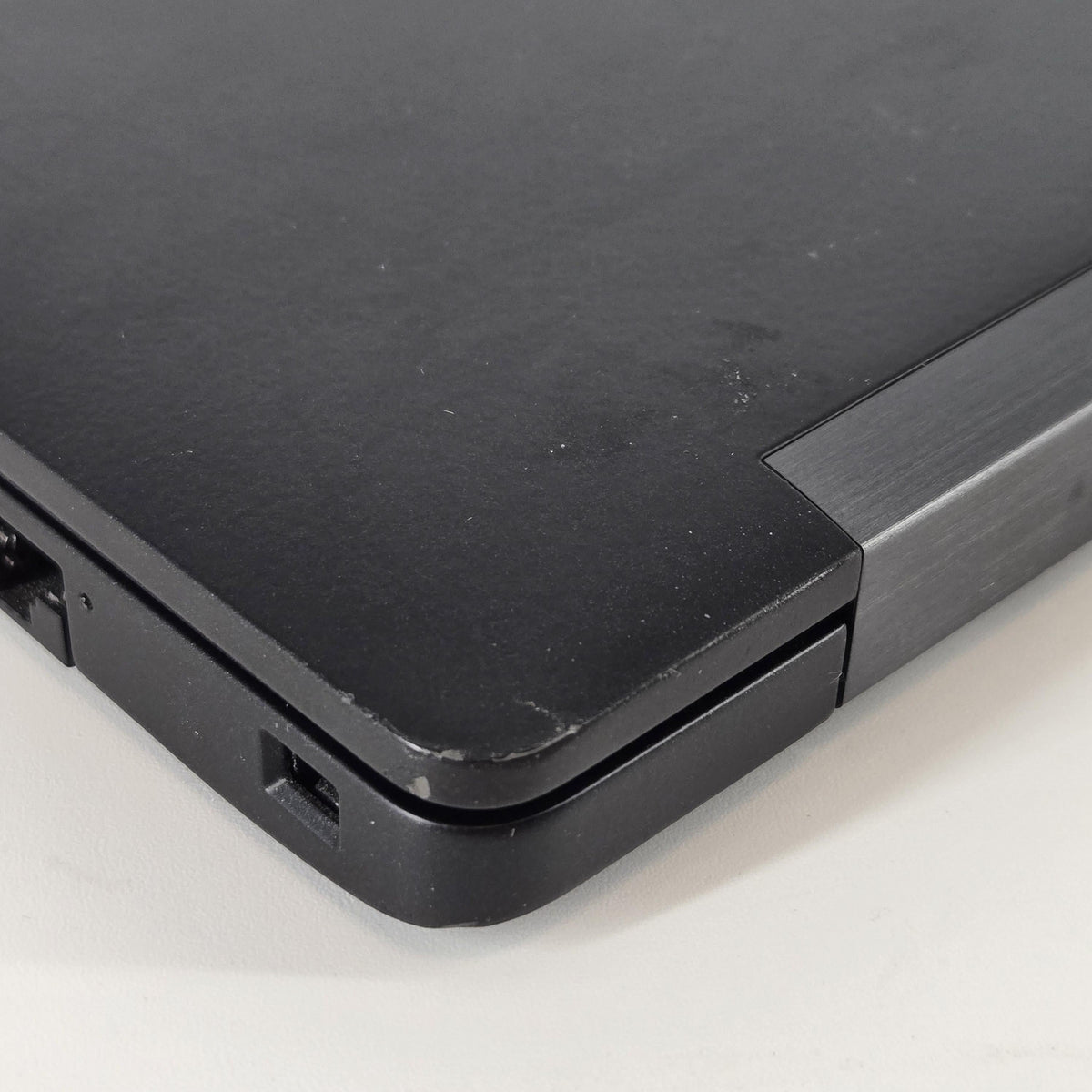 Dell Latitude 7490 14 Black 1.9 GHz Intel Core i7 8th Gen. 16GB RAM 512GB Solid State Drive
