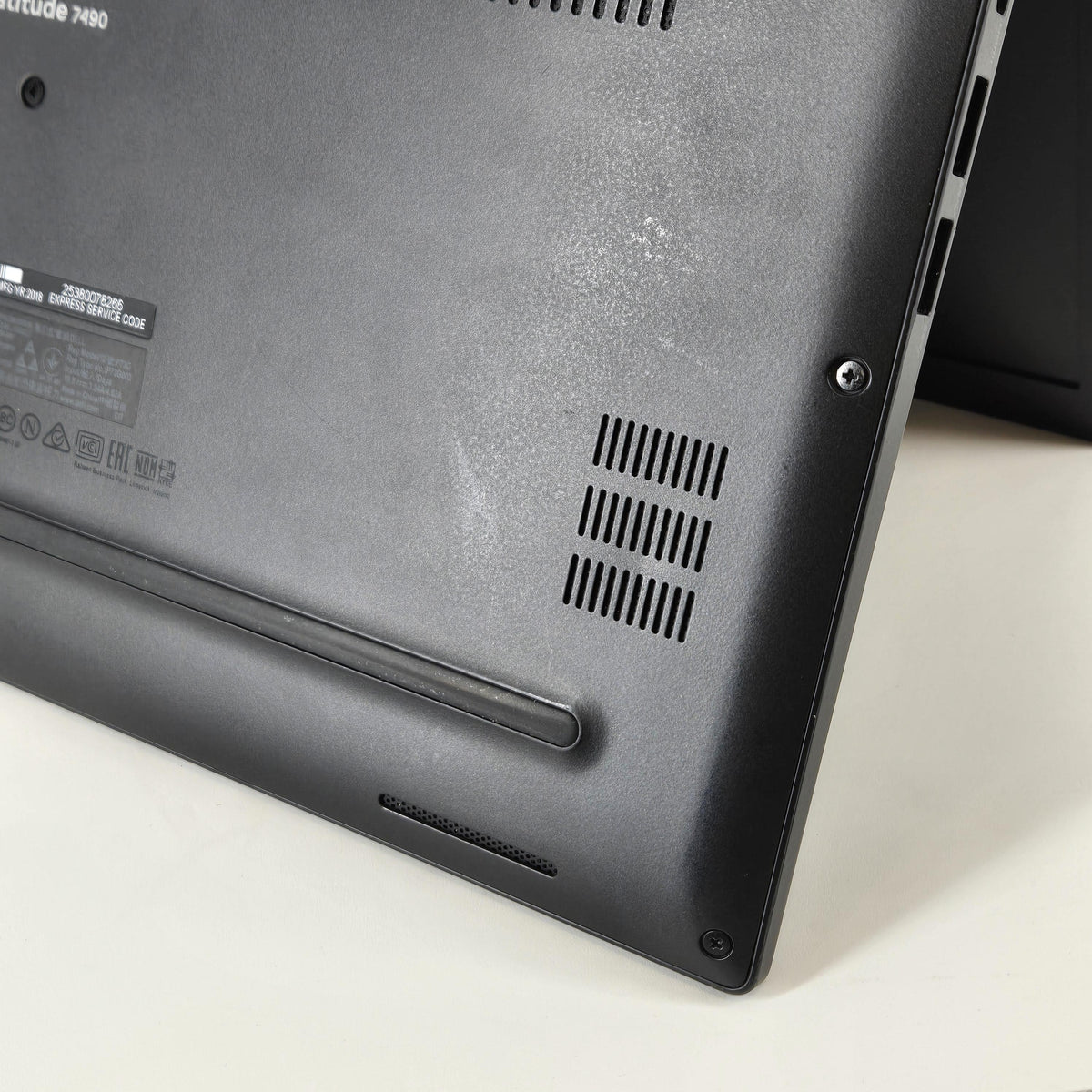 Dell Latitude 7490 14 Black 1.9 GHz Intel Core i7 8th Gen. 16GB RAM 512GB Solid State Drive