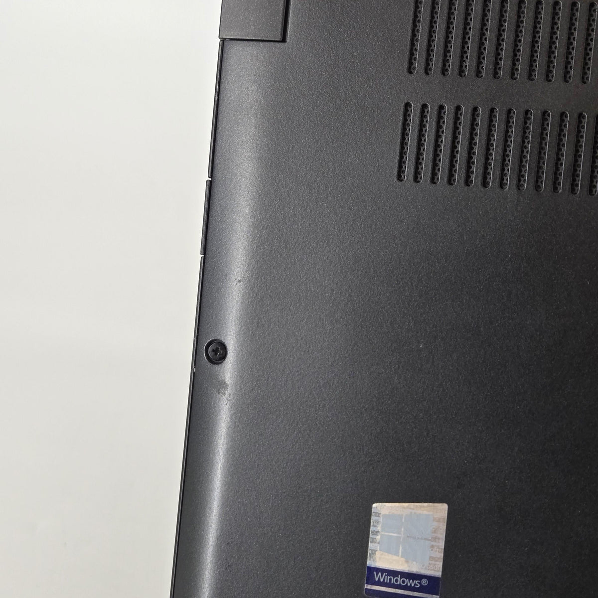 Dell Latitude 7490 14 Black 1.9 GHz Intel Core i7 8th Gen. 16GB RAM 512GB Solid State Drive
