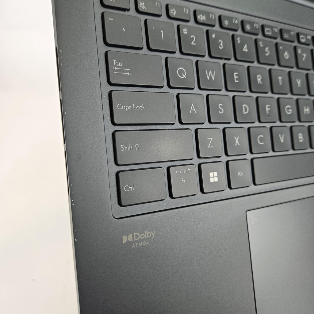 Asus Zenbook 14 Blue 2.4 GHz Intel Core i7 13th Gen. 16GB RAM 512GB Solid State Drive