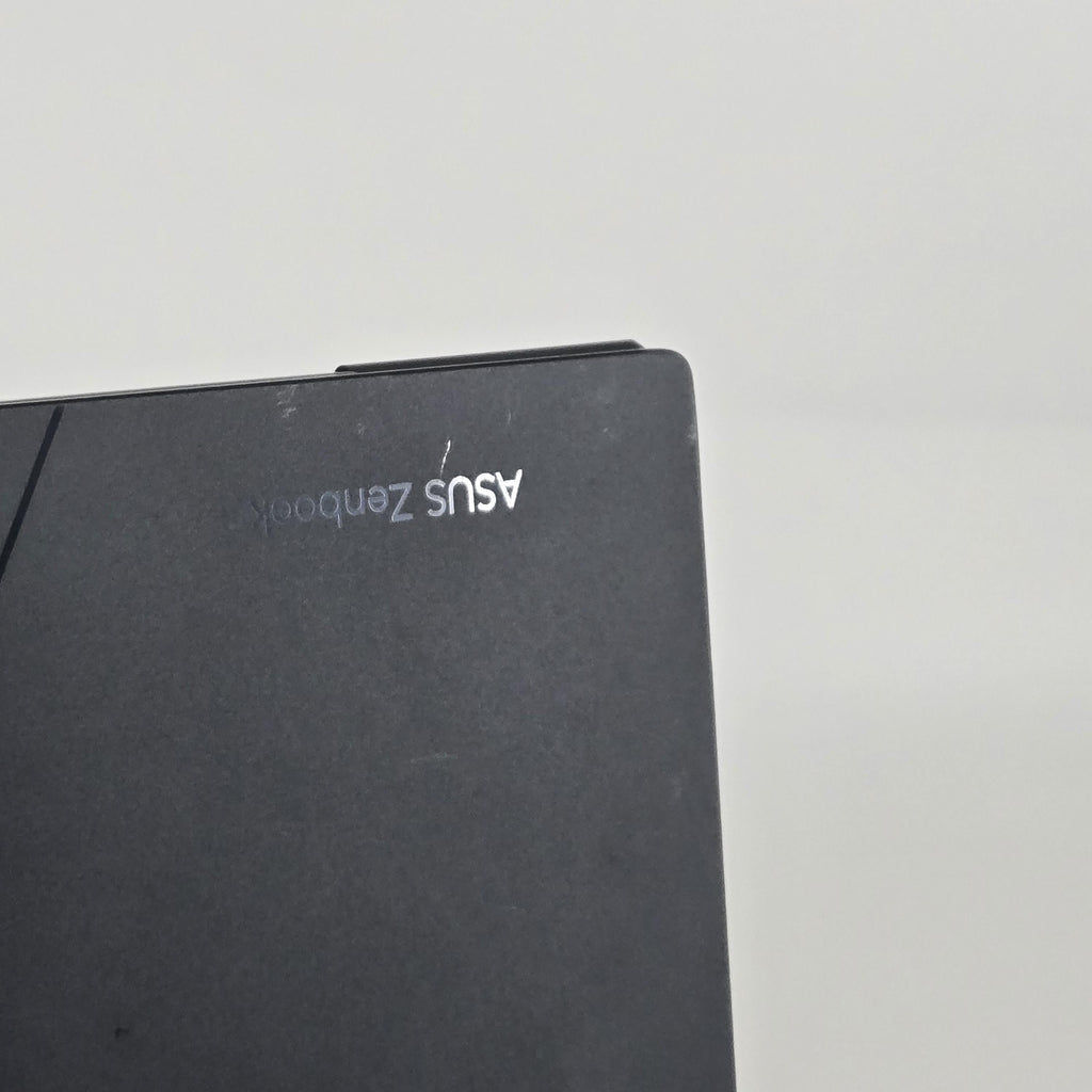 Asus Zenbook 14 Blue 2.4 GHz Intel Core i7 13th Gen. 16GB RAM 512GB Solid State Drive
