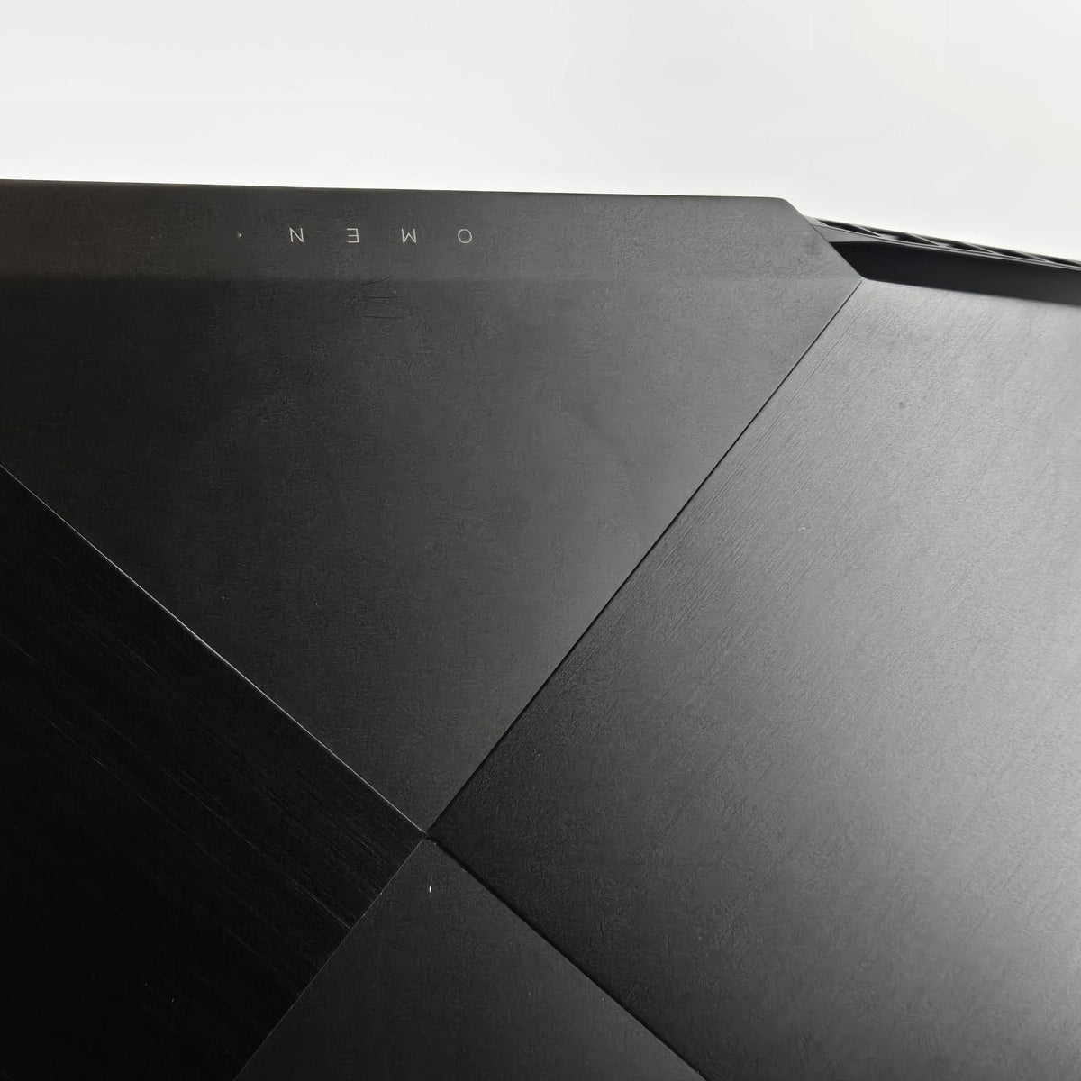 HP Omen 15 Black 2.3 GHz Intel Core i9 9th Gen. 32GB RAM 512GB Solid State Drive 1TB Hard Disk Drive NVIDIA GeForce RTX 2080 8 GB