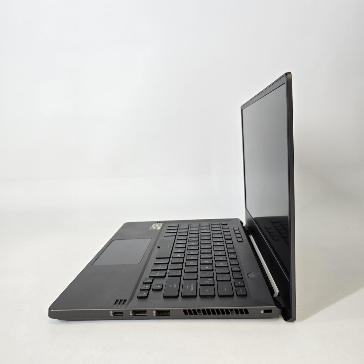 Asus ROG Zephyrus G14 GA401 14 Black 2.9 GHz AMD Ryzen 7 4800HS 16GB RAM 512GB Solid State Drive NVIDIA GeForce GTX 1650 4 GB