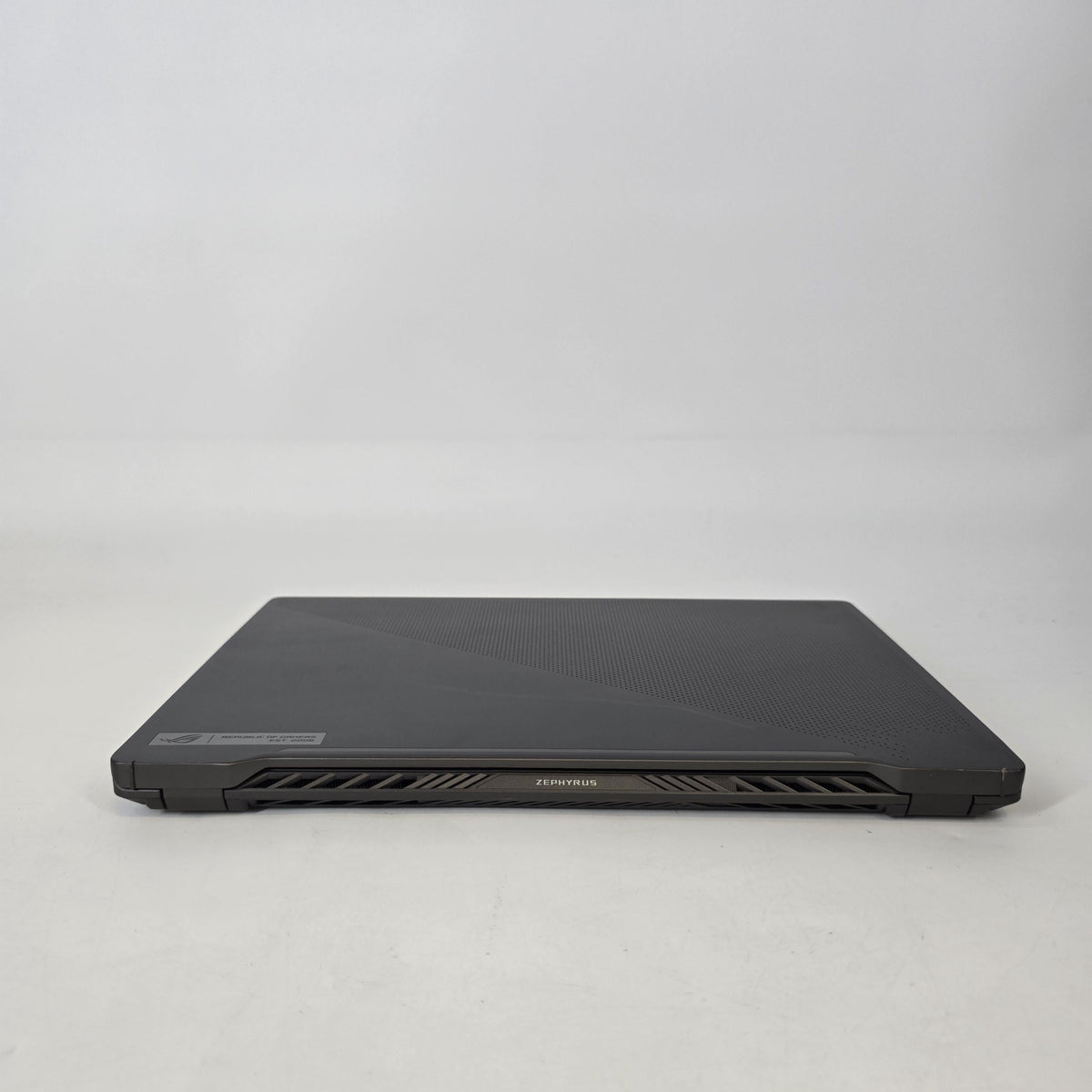 Asus ROG Zephyrus G14 GA401 14 Black 2.9 GHz AMD Ryzen 7 4800HS 16GB RAM 512GB Solid State Drive NVIDIA GeForce GTX 1650 4 GB