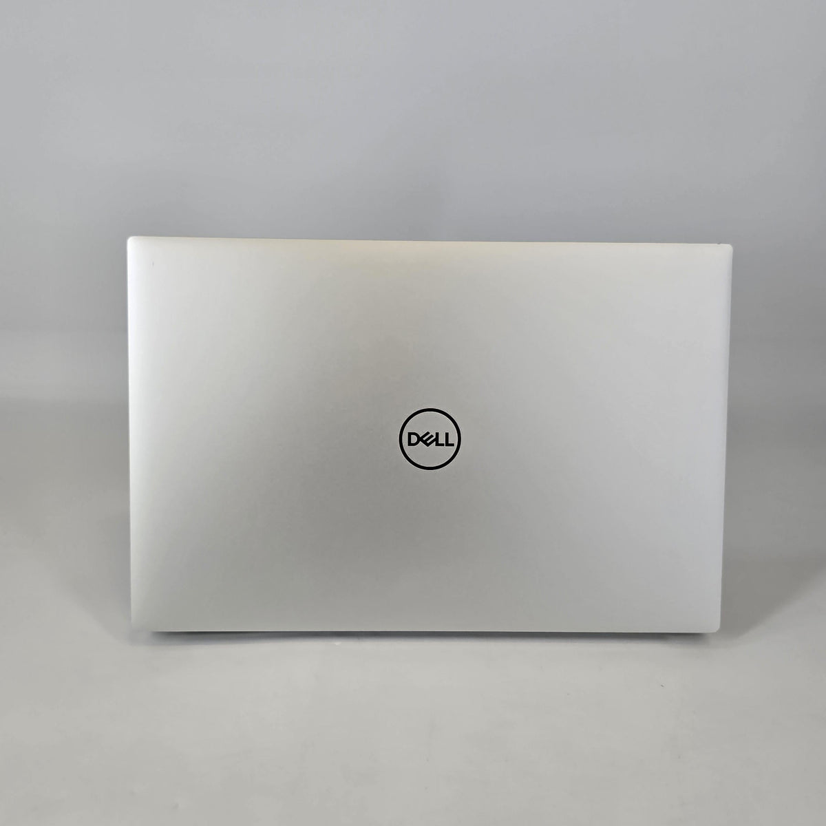 XPS 15 9510 Silver 2.3 GHz Intel Core i7 11th Gen. 16GB RAM 512GB Solid State Drive NVIDIA GeForce RTX 3050 Ti 4 GB