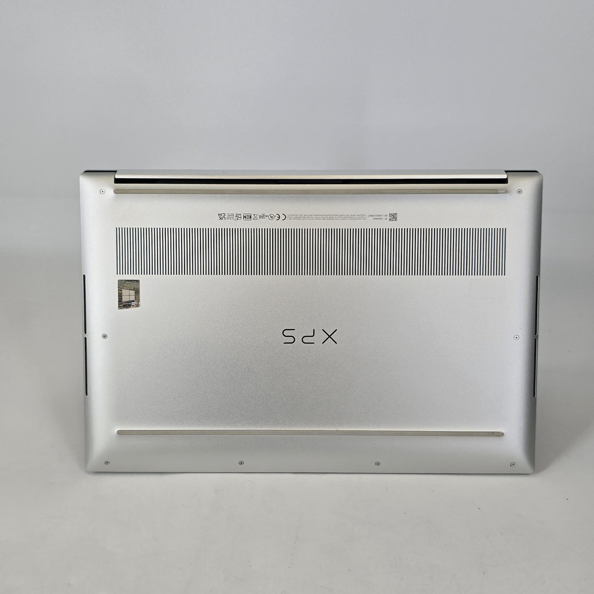 XPS 15 9510 Silver 2.3 GHz Intel Core i7 11th Gen. 16GB RAM 512GB Solid State Drive NVIDIA GeForce RTX 3050 Ti 4 GB