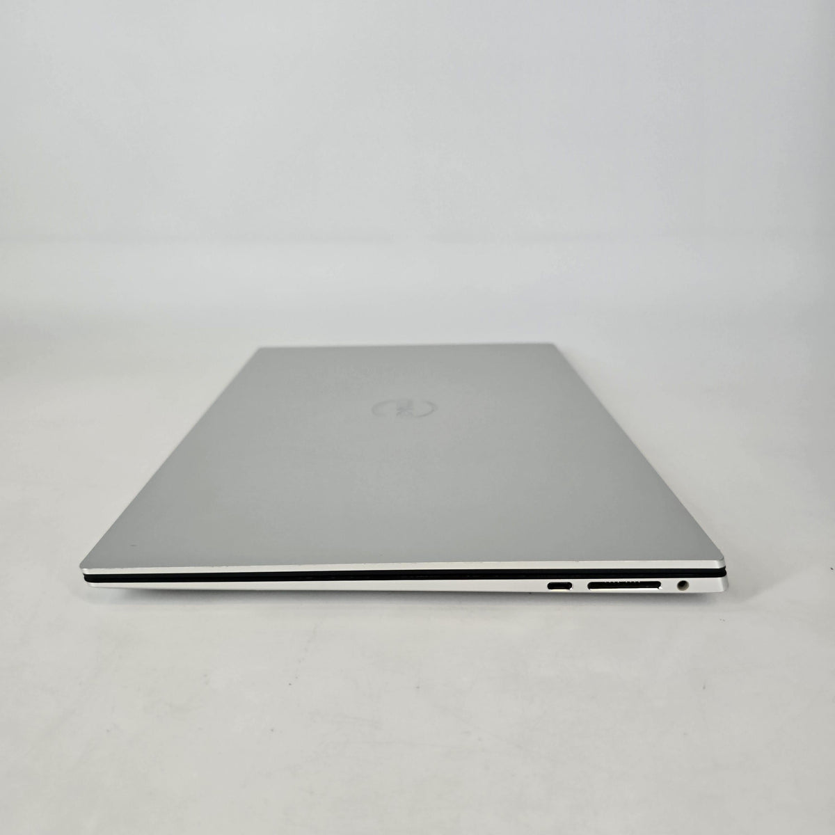 XPS 15 9510 Silver 2.3 GHz Intel Core i7 11th Gen. 16GB RAM 512GB Solid State Drive NVIDIA GeForce RTX 3050 Ti 4 GB