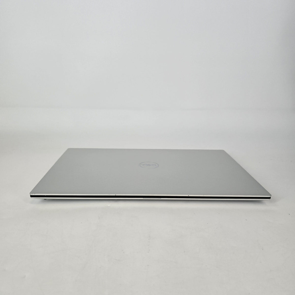 XPS 15 9510 Silver 2.3 GHz Intel Core i7 11th Gen. 16GB RAM 512GB Solid State Drive NVIDIA GeForce RTX 3050 Ti 4 GB