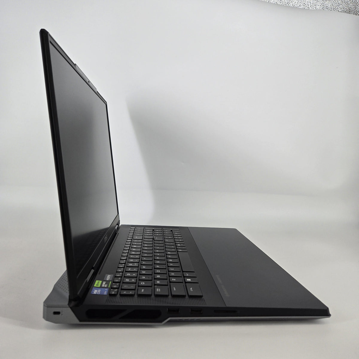 MSI Titan 18 HX AI 18 Black 2.8 GHz Intel Core Ultra 9 Series 2 64GB RAM 4TB Solid State Drive NVIDIA GeForce RTX 5090 24 GB