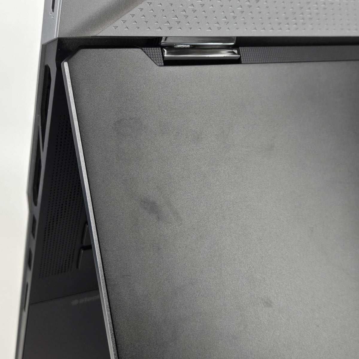 MSI Titan 18 HX AI 18 Black 2.8 GHz Intel Core Ultra 9 Series 2 64GB RAM 4TB Solid State Drive NVIDIA GeForce RTX 5090 24 GB