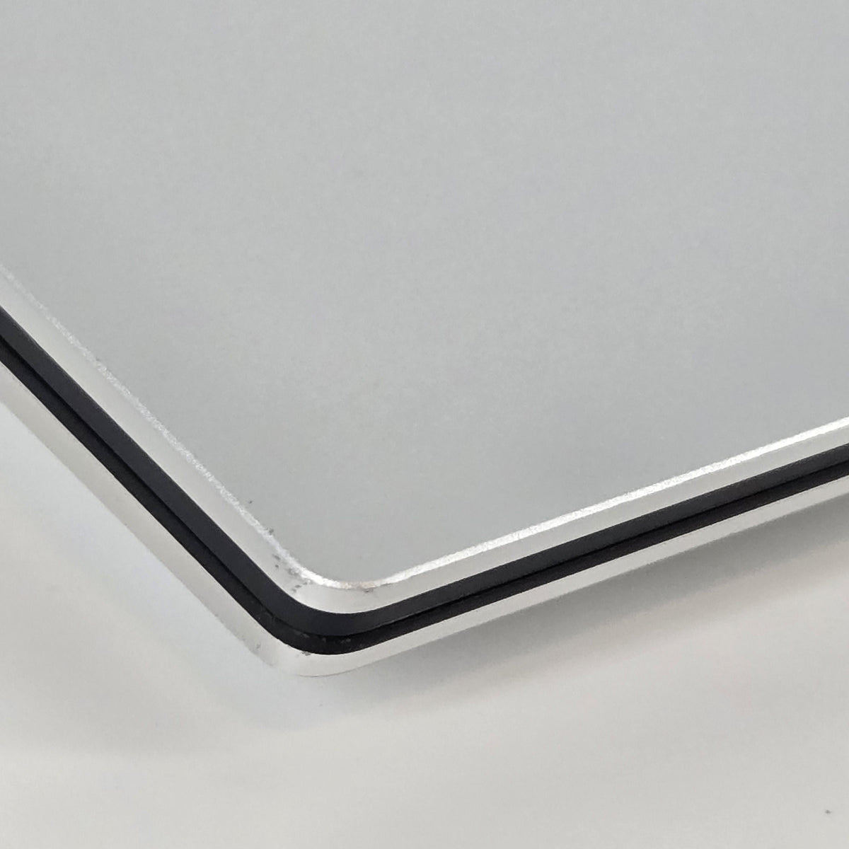 Dell XPS 17 9700 Silver 2.3 GHz Intel Core i7 10th Gen. 32GB RAM 1TB Solid State Drive NVIDIA GeForce RTX 2060 6 GB