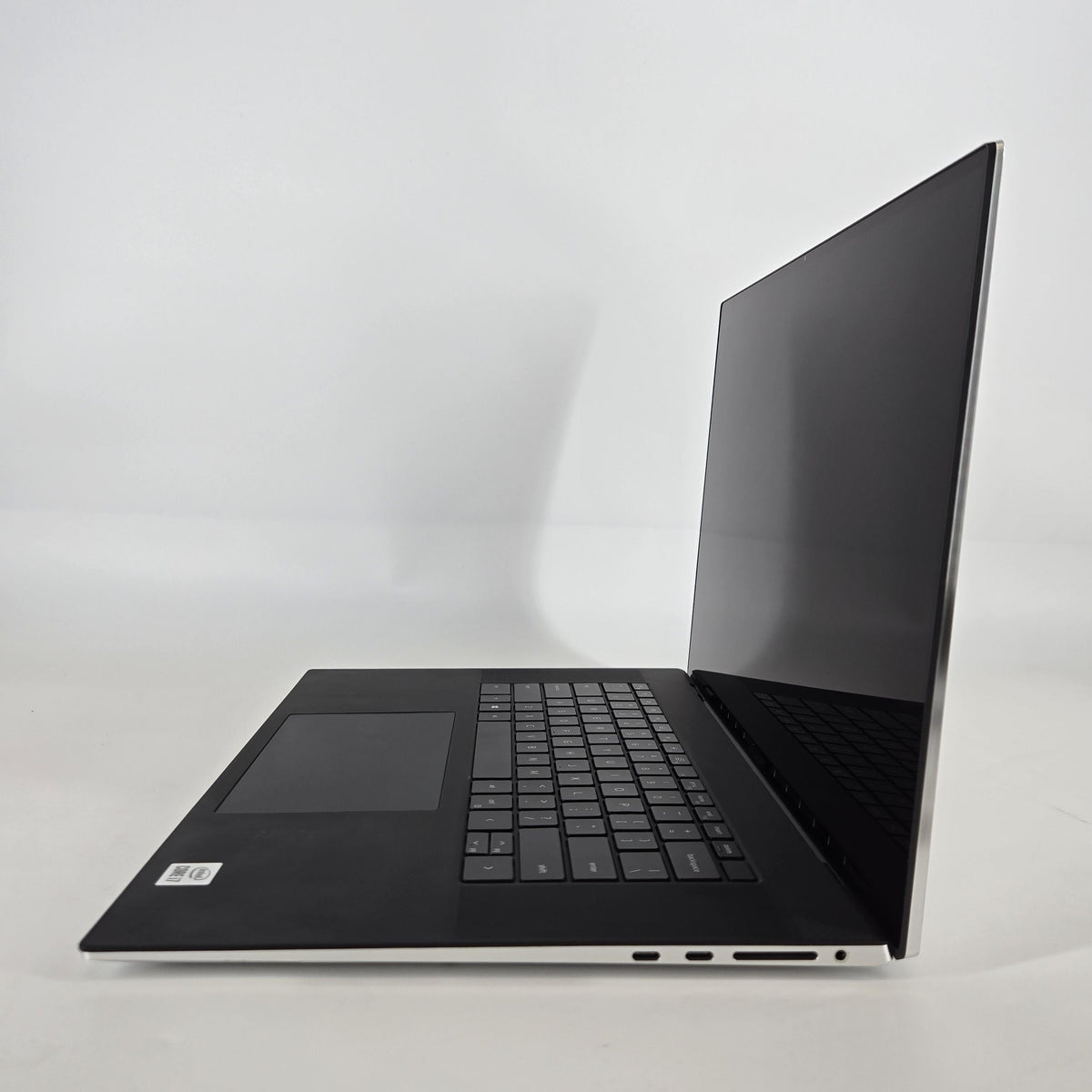 Dell XPS 17 9700 Silver 2.3 GHz Intel Core i7 10th Gen. 32GB RAM 1TB Solid State Drive NVIDIA GeForce RTX 2060 6 GB