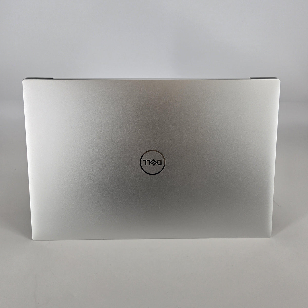 Dell XPS 17 9700 Silver 2.3 GHz Intel Core i7 10th Gen. 32GB RAM 1TB Solid State Drive NVIDIA GeForce RTX 2060 6 GB