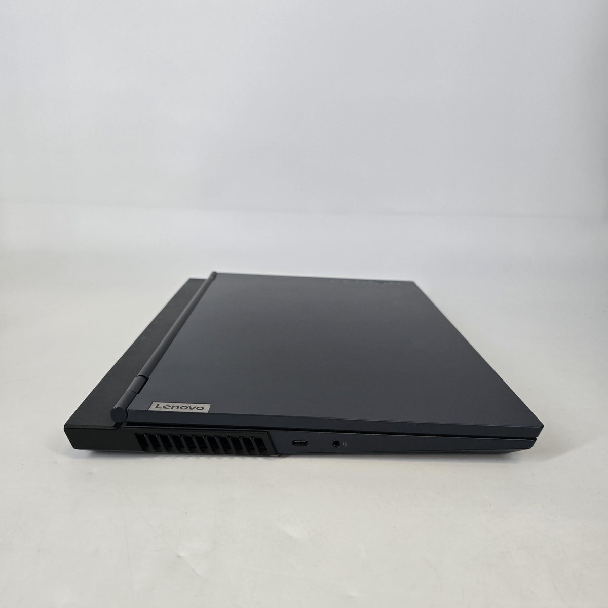 Lenovo Legion 5 15.6 Blue 3.2 GHz AMD Ryzen 7 5800H 16GB RAM 2TB Solid State Drive 512GB Solid State Drive NVIDIA GeForce RTX 3050 Ti 4 GB