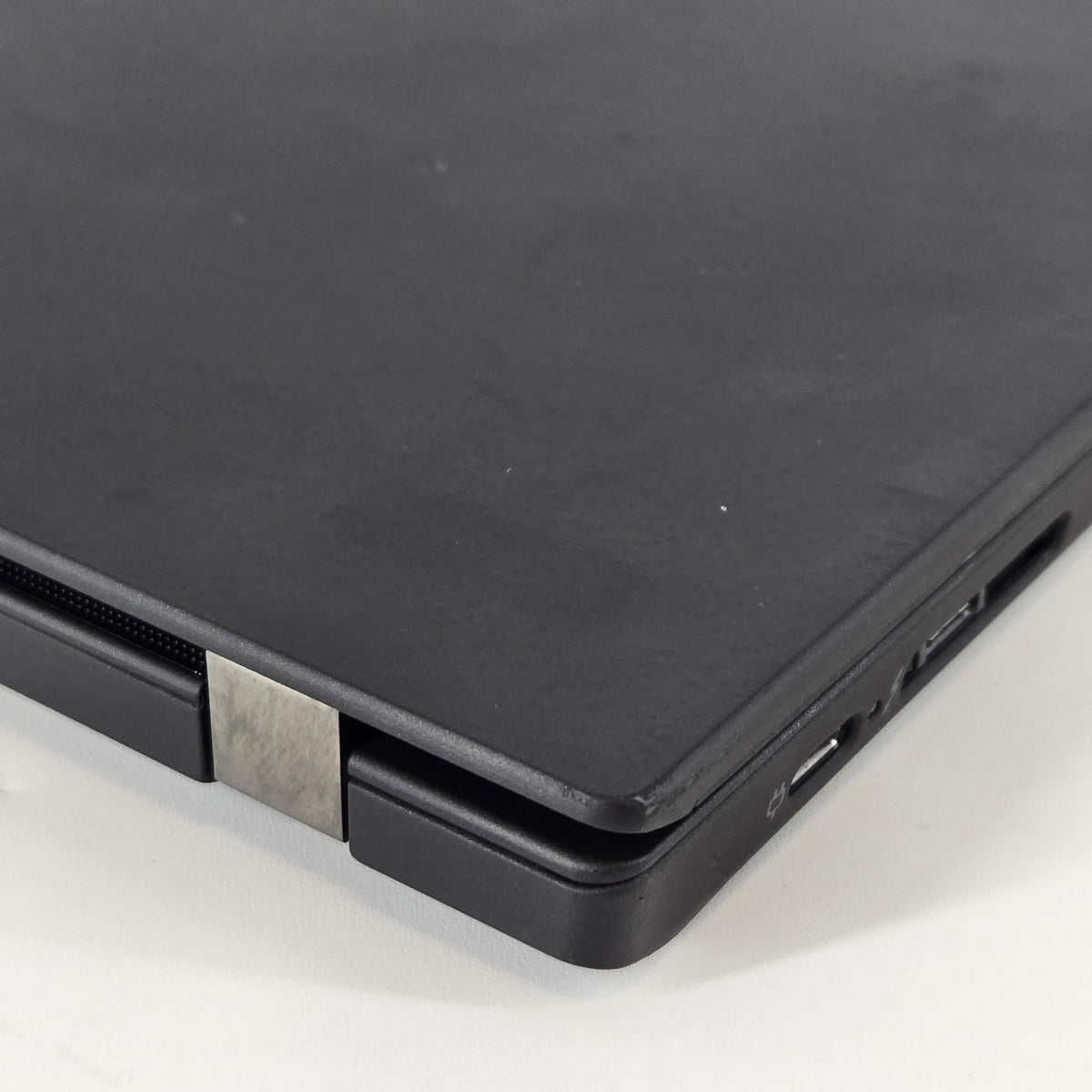 Lenovo ThinkPad T14 Gen 2 Black 2.8 GHz Intel Core i7 11th Gen. 16GB RAM 512GB Solid State Drive
