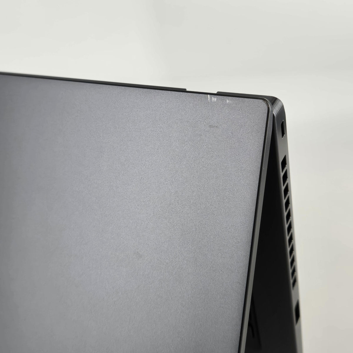 Lenovo ThinkPad T14s Gen 2 Gray 3.0 GHz Intel Core i7 11th Gen. 16GB RAM 512GB Solid State Drive