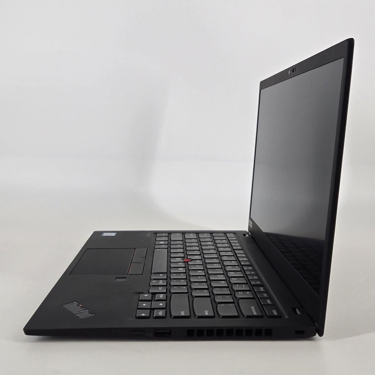 Lenovo ThinkPad X1 Carbon Gen 7 14 Black 1.6 GHz Intel Core i5 8th Gen. 8GB RAM 256GB Solid State Drive