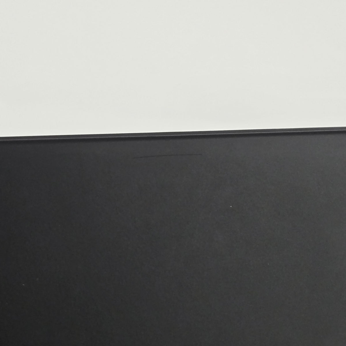Lenovo ThinkPad X1 Carbon Gen 7 14 Black 1.6 GHz Intel Core i5 8th Gen. 8GB RAM 256GB Solid State Drive