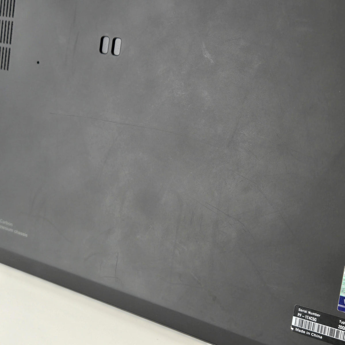 Lenovo ThinkPad X1 Carbon Gen 7 14 Black 1.6 GHz Intel Core i5 8th Gen. 8GB RAM 256GB Solid State Drive