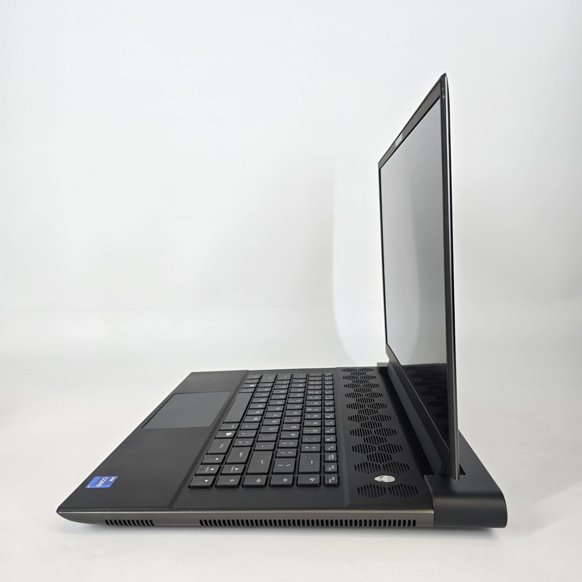 Alienware M16 R1 Black 2.1 GHz Intel Core i7 13th Gen. 32GB RAM 1TB Solid State Drive NVIDIA GeForce RTX 4070 8 GB