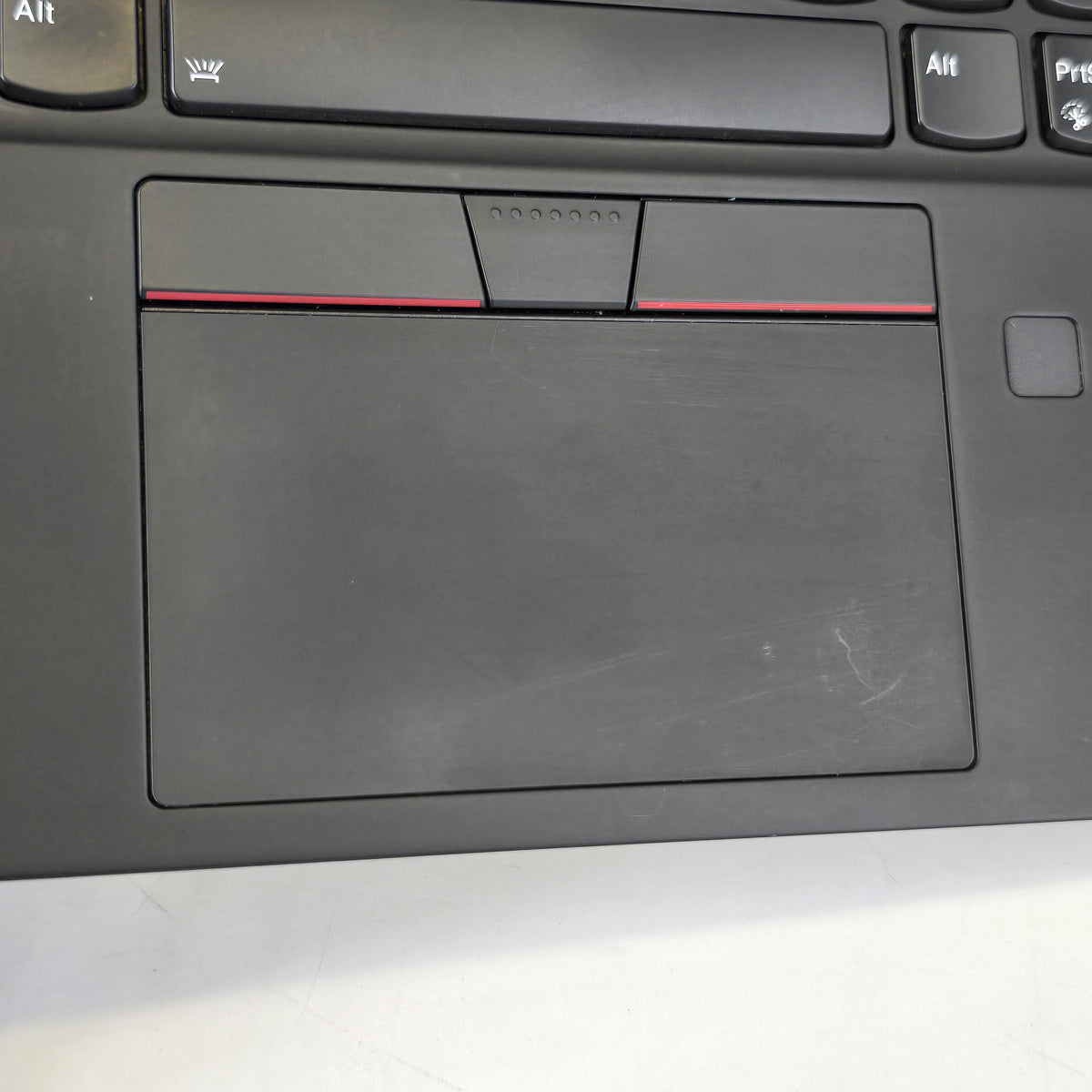 Lenovo ThinkPad X1 Carbon Gen 7 14 Black 1.6 GHz Intel Core i5 8th Gen. 8GB RAM 256GB Solid State Drive