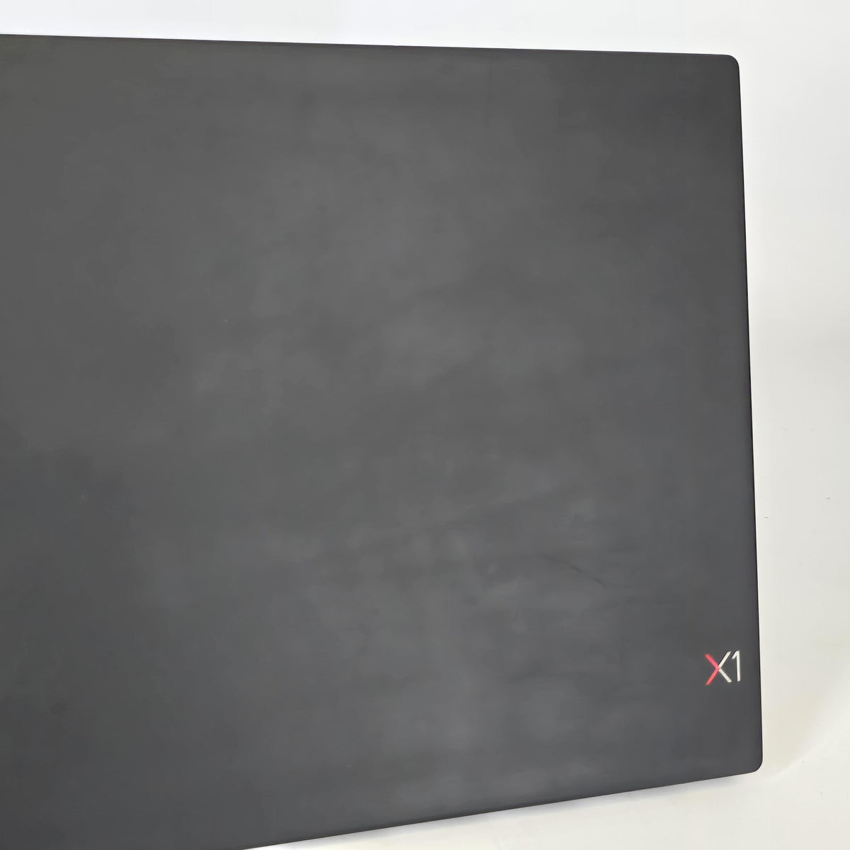 Lenovo ThinkPad X1 Carbon Gen 7 14 Black 1.6 GHz Intel Core i5 8th Gen. 8GB RAM 256GB Solid State Drive