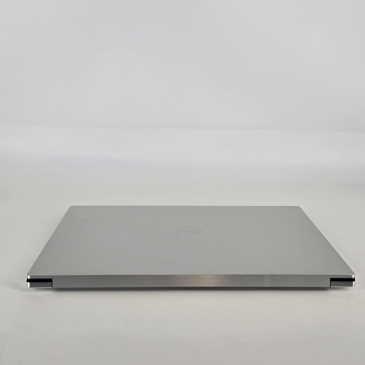 Dell XPS 15 9530 Silver 2.6 GHz Intel Core i9 13th Gen. 64GB RAM 2TB Solid State Drive NVIDIA GeForce RTX 4070 8 GB