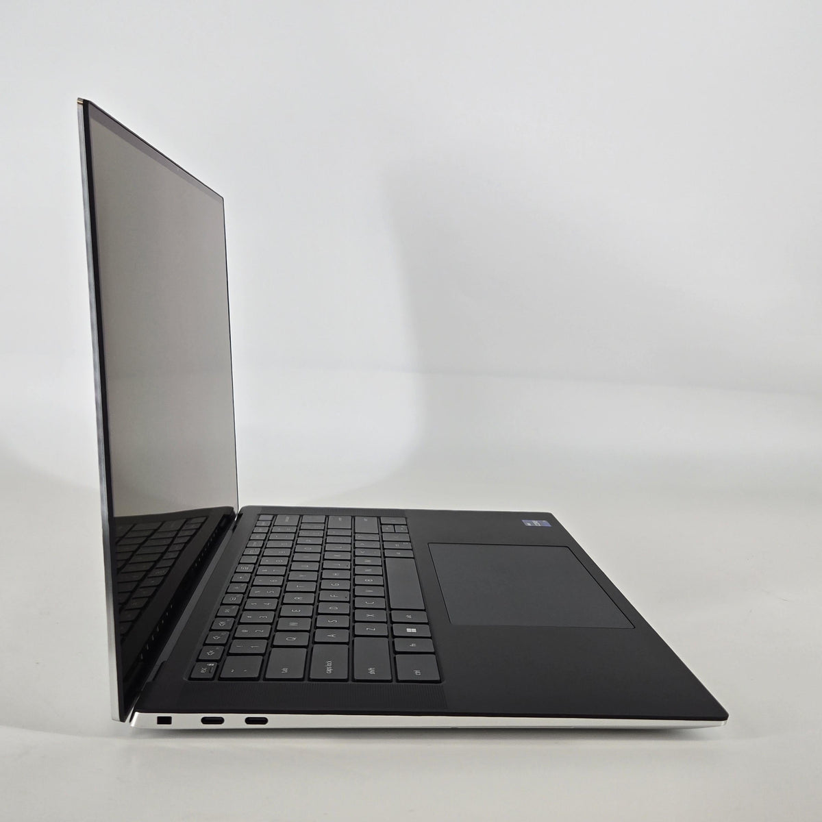 Dell XPS 15 9530 Silver 2.6 GHz Intel Core i9 13th Gen. 64GB RAM 2TB Solid State Drive NVIDIA GeForce RTX 4070 8 GB