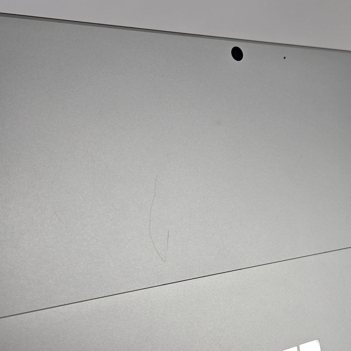 Microsoft Surface Pro 9 13 Platinum Unlocked 3.0 GHz Microsoft SQ3 Processor 16GB RAM 256GB Solid State Drive