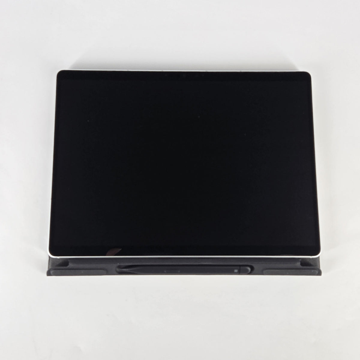 Microsoft Surface Pro 9 13 Platinum Unlocked 3.0 GHz Microsoft SQ3 Processor 16GB RAM 256GB Solid State Drive