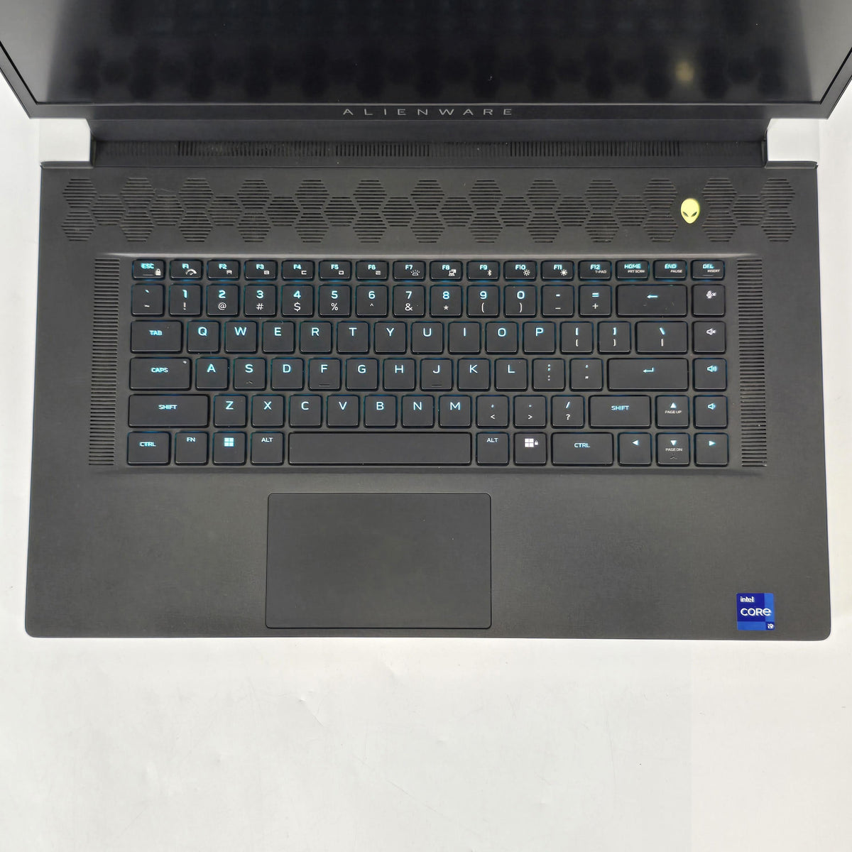 Alienware X17 R2 White 2.5 GHz Intel Core i9 12th Gen. 64GB RAM 2TB Solid State Drive NVIDIA GeForce RTX 3080 Ti 16 GB