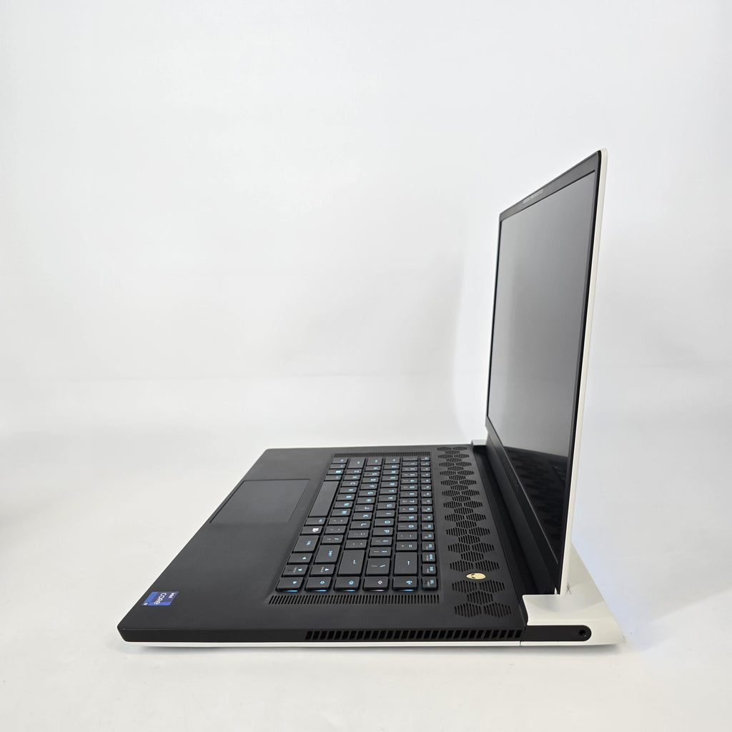 Alienware X17 R2 White 2.5 GHz Intel Core i9 12th Gen. 64GB RAM 2TB Solid State Drive NVIDIA GeForce RTX 3080 Ti 16 GB