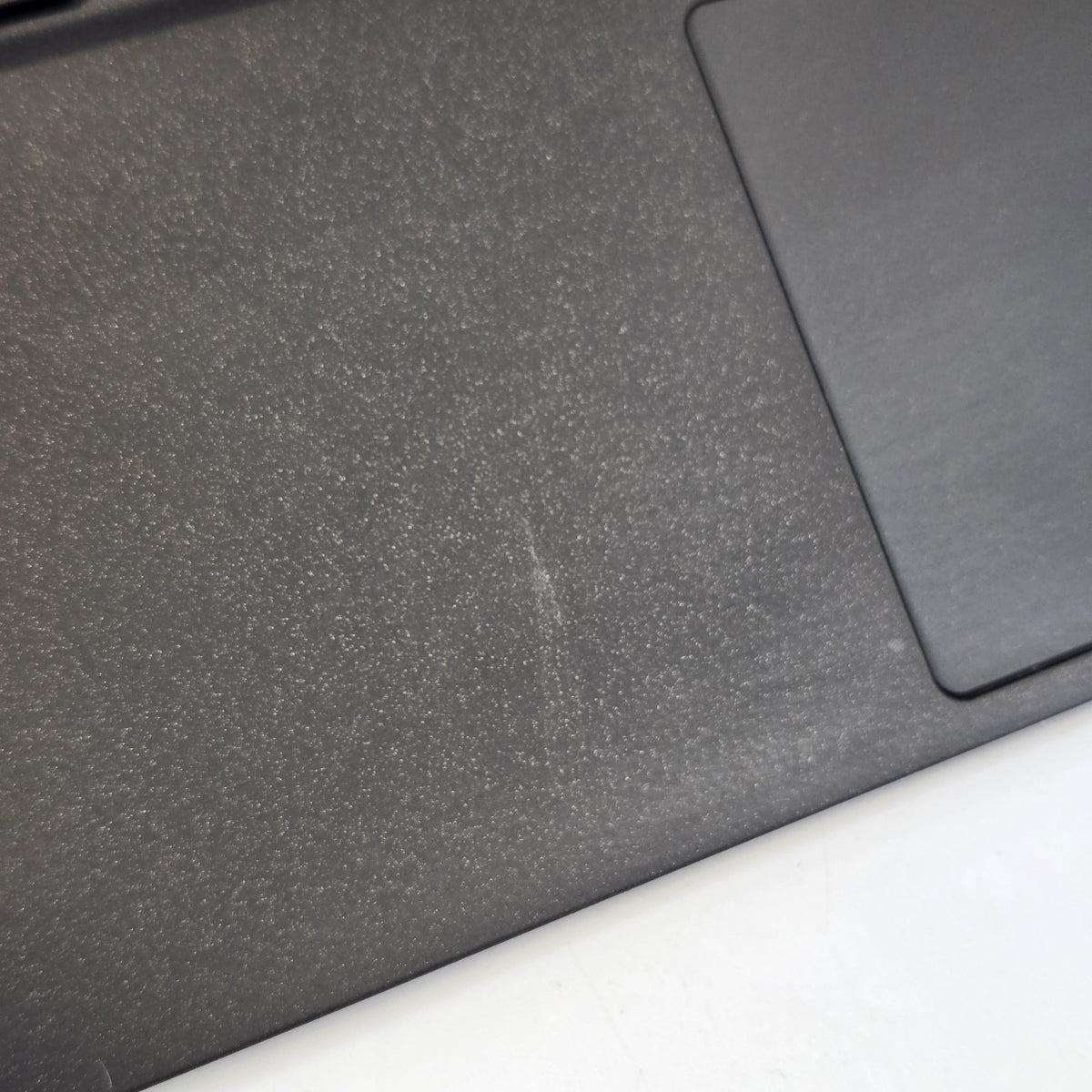 Alienware X17 R2 White 2.5 GHz Intel Core i9 12th Gen. 64GB RAM 2TB Solid State Drive NVIDIA GeForce RTX 3080 Ti 16 GB